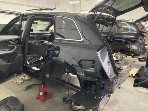 Четверть задняя левая черная \ белая \ серая Audi Q7 4M 2015 - 2021