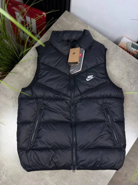 Чоловіча безрукавка Nike