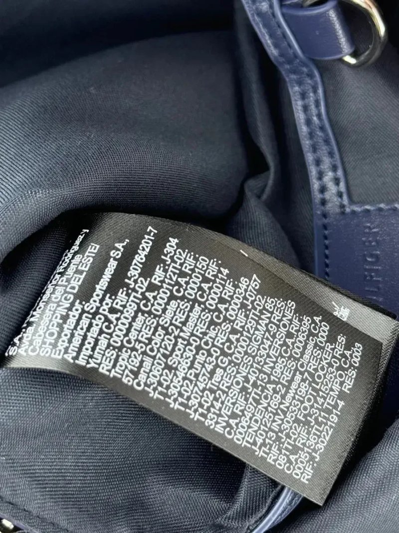 Чоловіча сумка через плече Tommy Hilfiger Downtown Reporter чорна. — фото 7