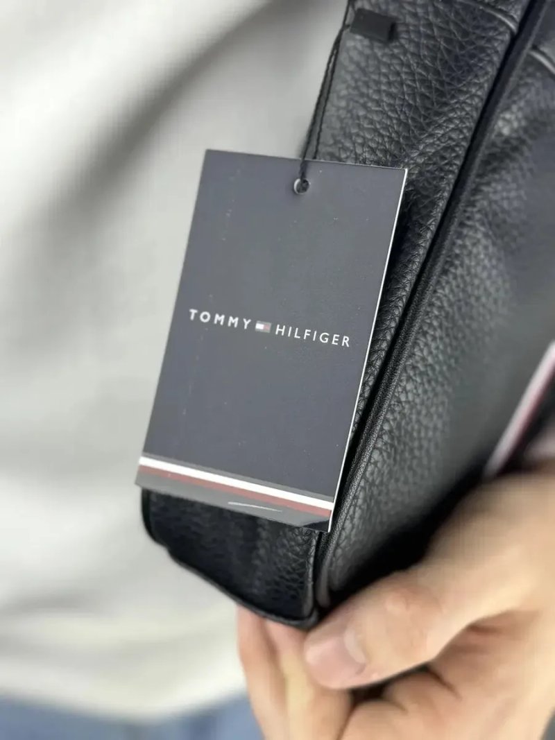 Чоловіча сумка через плече Tommy Hilfiger Downtown Reporter чорна. — фото 8