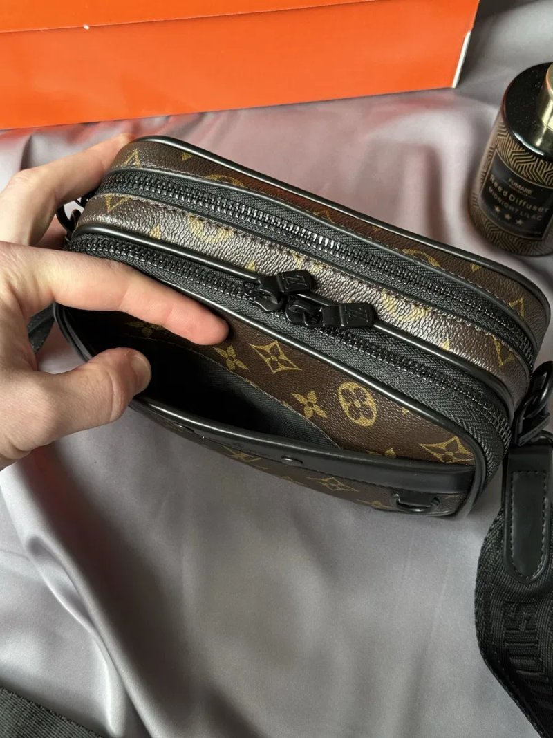 Чоловіча сумка Louis Vuitton мужская сумка барсетка мессенджер через плечо бананка клатч — фото 4