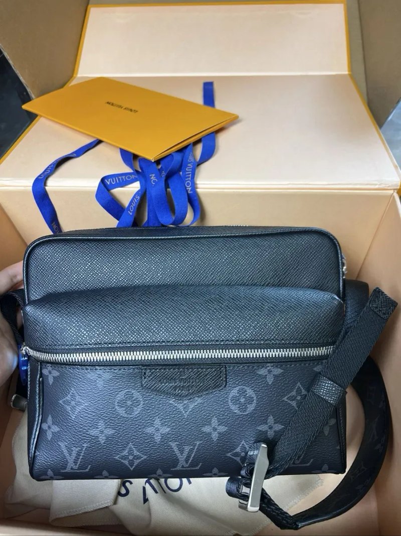 Чоловіча сумка Louis Vuitton Outdoor — фото 4