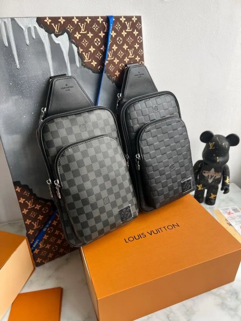 Чоловіча сумка слінг чорна сіра шкіряна Louis Vuitton Slingbag Avenue