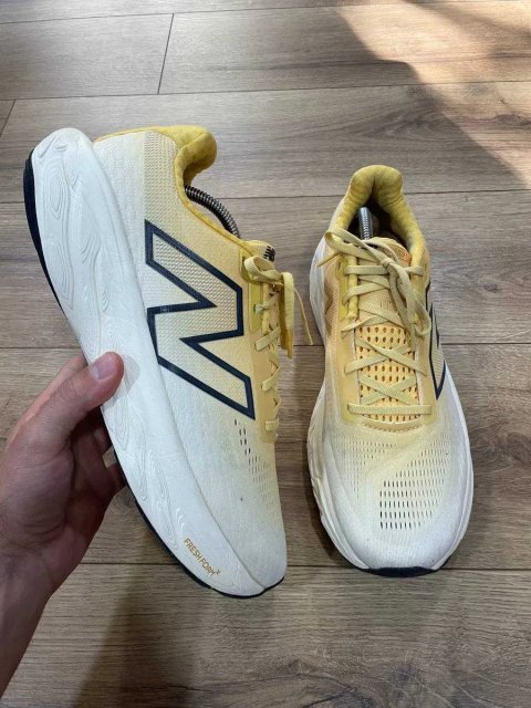 Чоловічі бігові кросівки фірми New Balance 1080 оригінал