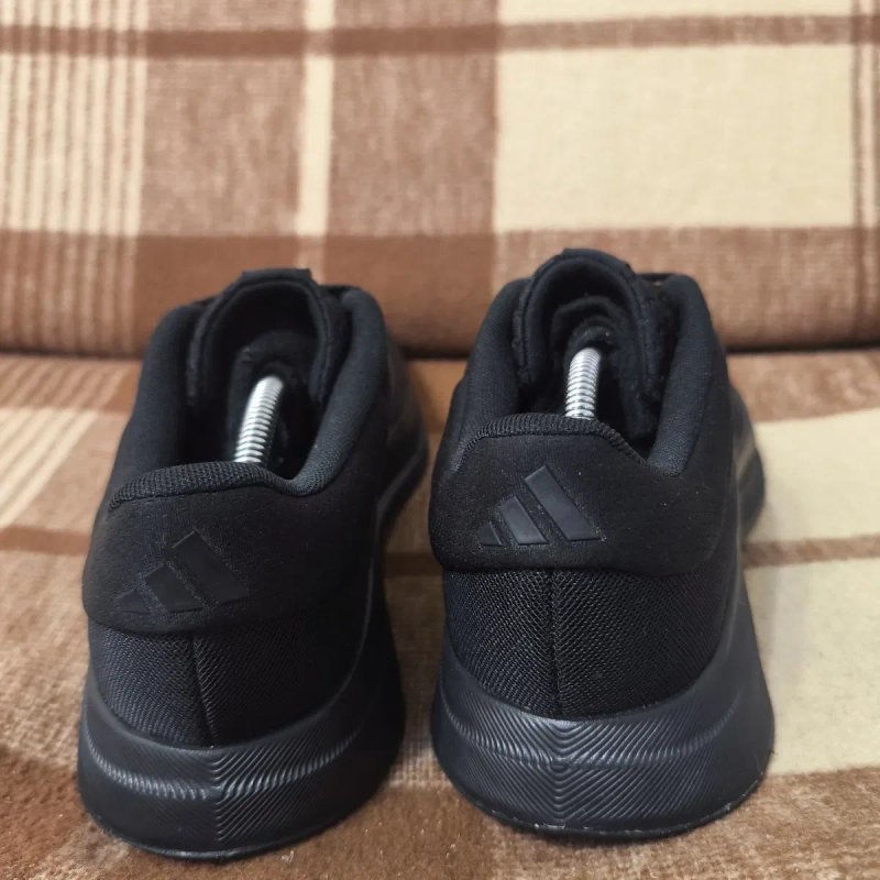 Чоловічі кросівки adidas — фото 3