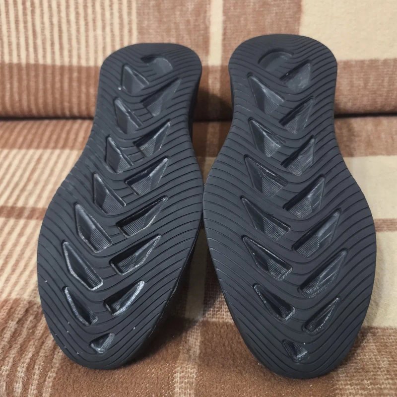 Чоловічі кросівки adidas — фото 4