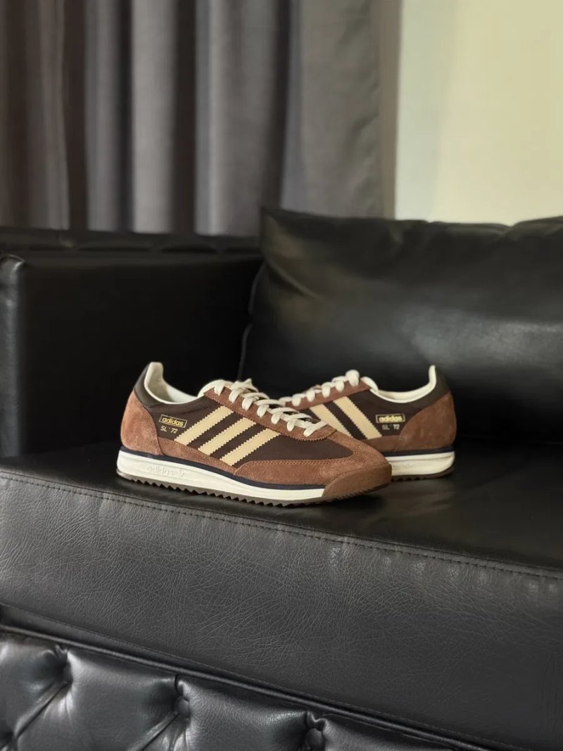Чоловічі кросівки Adidas Originals x Sporty & Rich SL 72 OG [оригінал] 42; 42,5; 44; 44,5 Більше 500 товарів у наявності Дивіться інші наші оголошення — фото 6