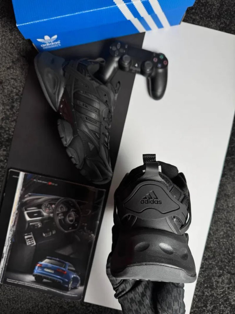 Чоловічі кросівки Adidas XLG Runner Deluxe GTX All Black [41-45] — фото 5