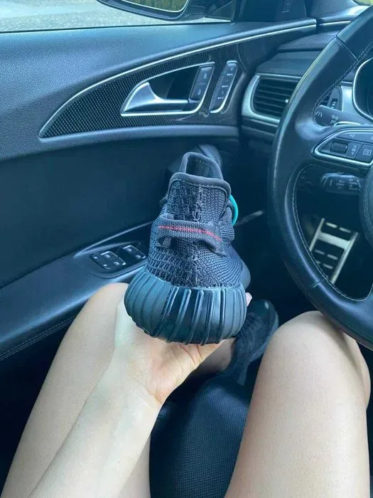 Чоловічі кросівки Adidas Yeezy Boost 350 V2 "Black Total" Розміри 40-46 — фото 8