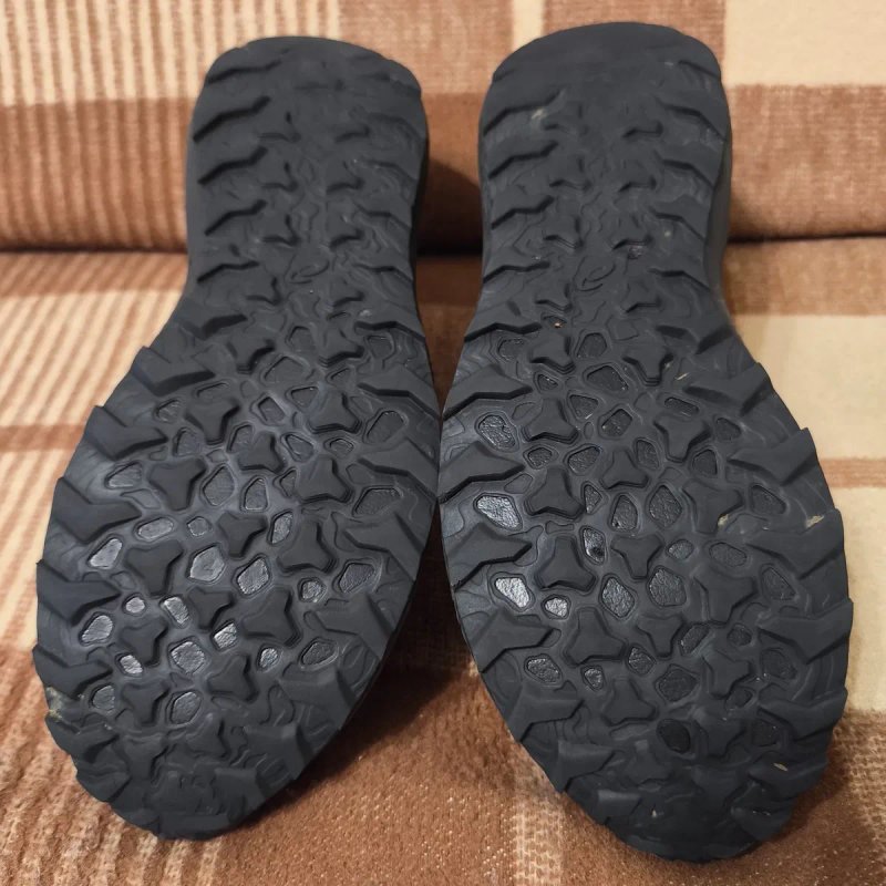 Чоловічі кросівки asics gore-tex — фото 4