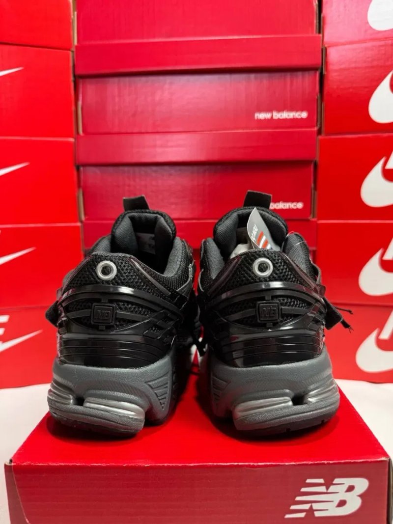Чоловічі кросівки New Balance 1906A Black Silver — фото 6
