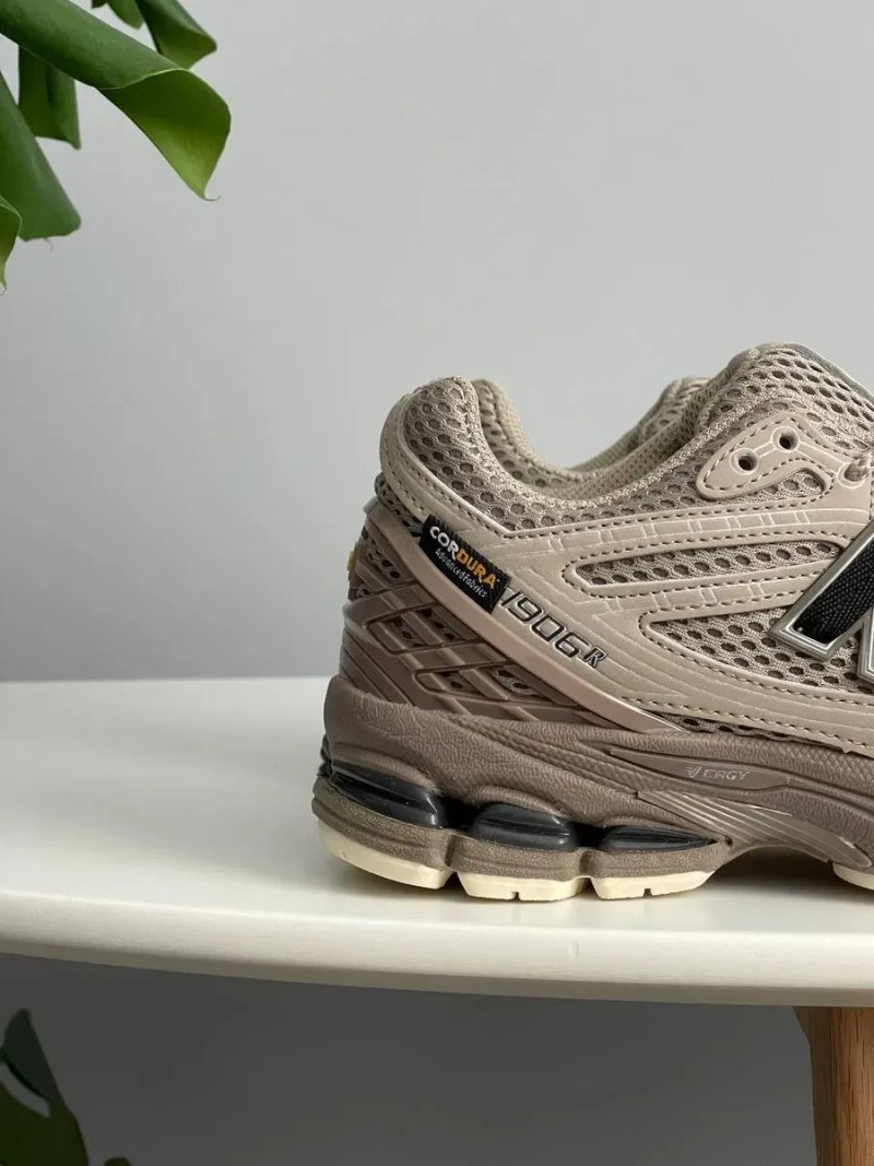 Чоловічі кросівки New Balance 1906R Cordura Arid Stone U1906ROB — фото 7