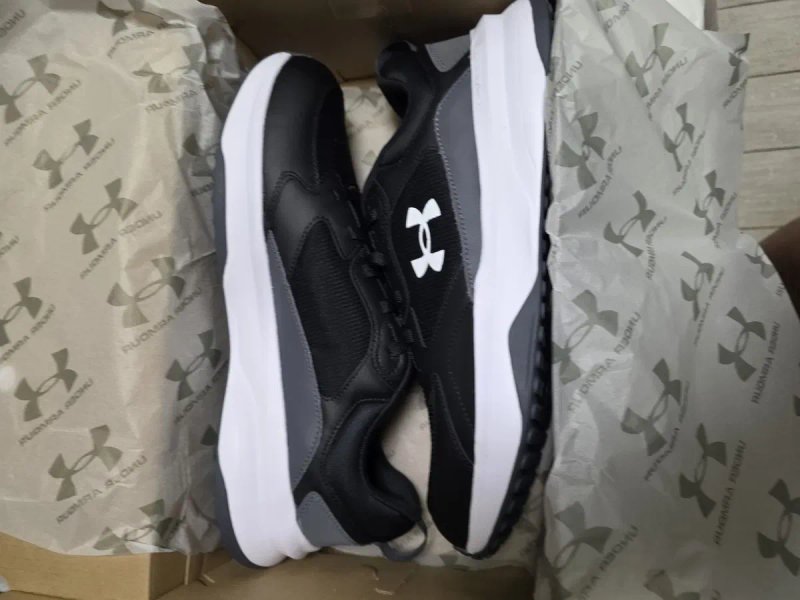 Чоловічі кросівки Under Armour 48 — фото 4
