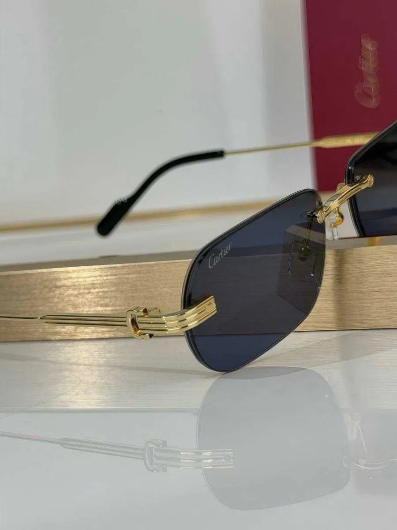 Чоловічі сонцезахисні окуляри Cartier CT0577S в золотій оправі — фото 6