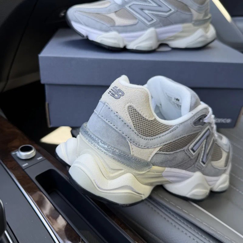Чоловічі жіночі кросівки нюбеланс сірі New balance 9060 grey brown — фото 5