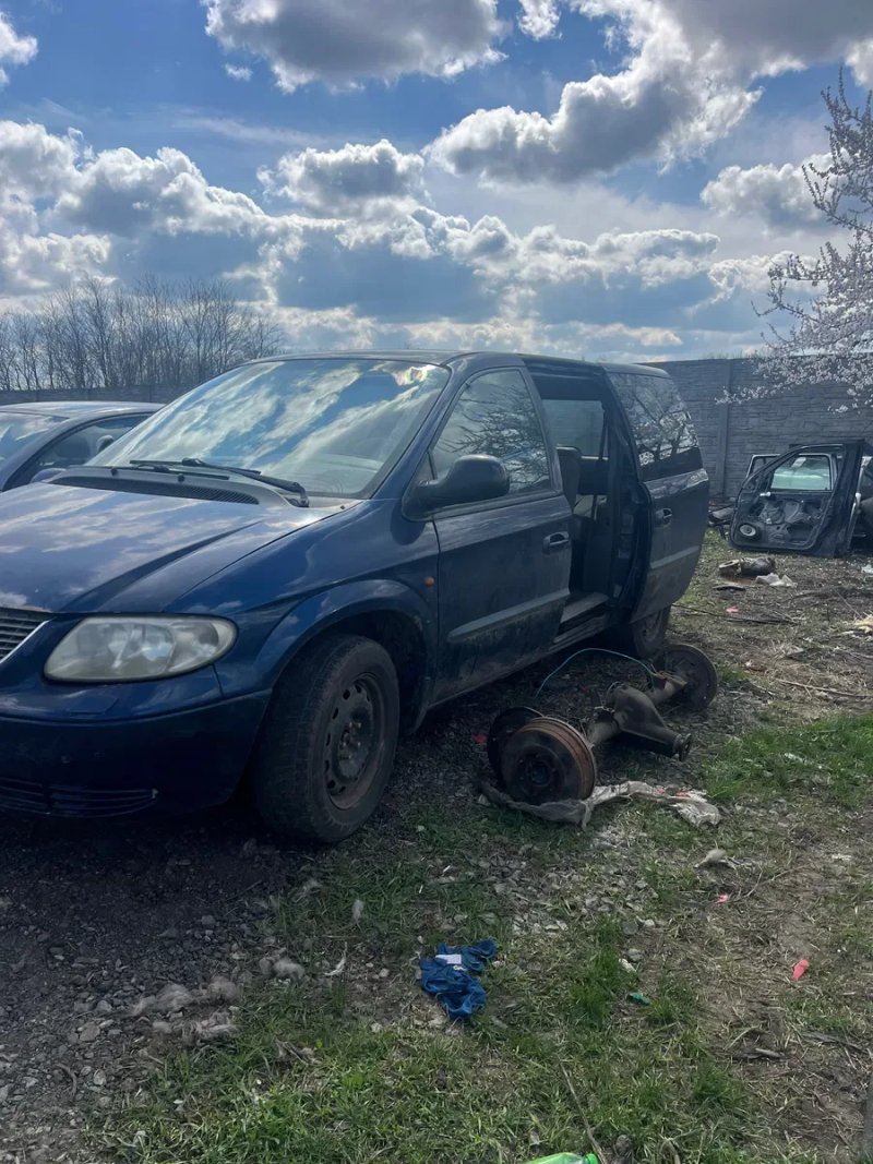 Chrysler Voyager 2.5 дизель — фото 2