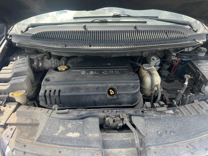 Chrysler Voyager 2.5 дизель — фото 7