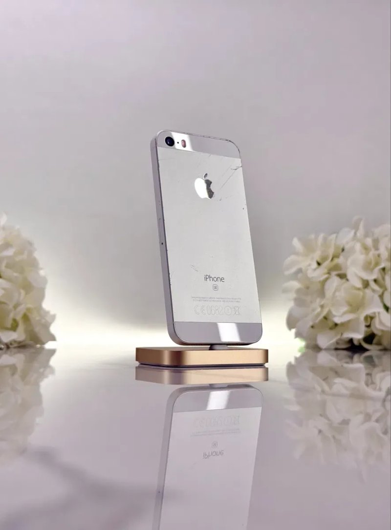 Чудовий iPhone SE-1 iOS 13.5! 64GB Neverlock 89%АКБ(Магазин Гарантія) — фото 5
