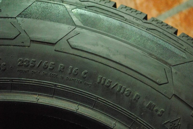 Continental 235/65 R16C — фото 6