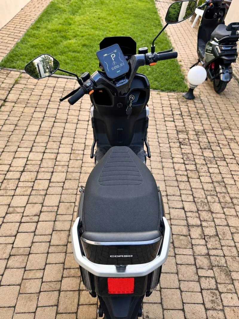 Corso Kano 2000W 30 a Lifepo4/30A 72v 2026 електроскутер Чорний — фото 3