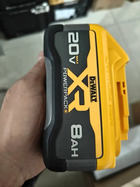 [DCB2108] DeWalt XR 18v (20v max) powerpack 8AH 2026!