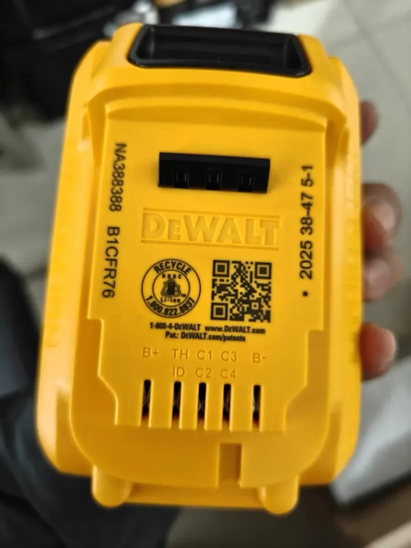 [DCB2108] DeWalt XR 18v (20v max) powerpack 8AH 2026! — фото 3