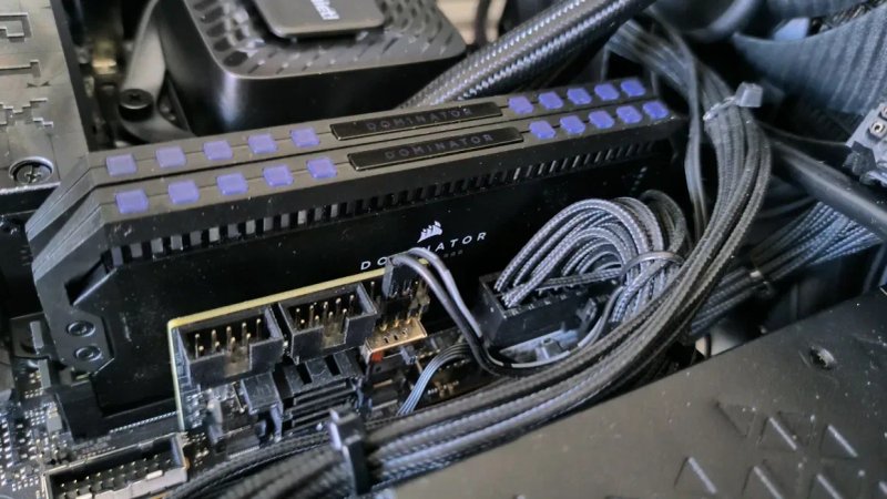 ddr5 64gb corsair dominator 5600cl40 Hynix A-die 6000cl30 — фото 2