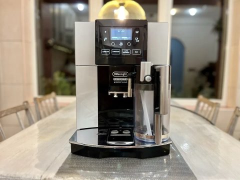 De'Longhi Perfecta Cappuccino Graphic Touch (ESAM 5708.S) автоматична кавоварка