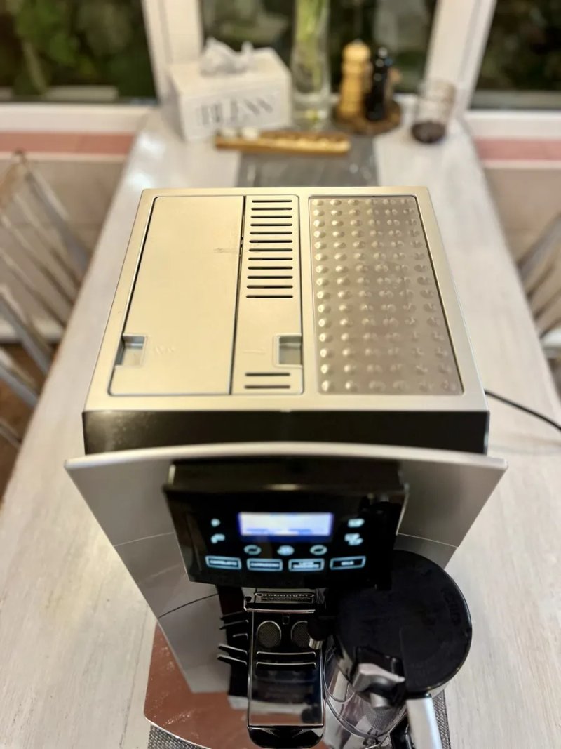 De'Longhi Perfecta Cappuccino Graphic Touch (ESAM 5708.S) автоматична кавоварка — фото 4