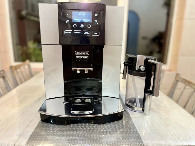 De'Longhi Perfecta Cappuccino Graphic Touch (ESAM 5708.S) автоматична кавоварка — фото 5