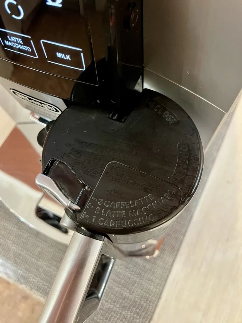 De'Longhi Perfecta Cappuccino Graphic Touch (ESAM 5708.S) автоматична кавоварка — фото 7