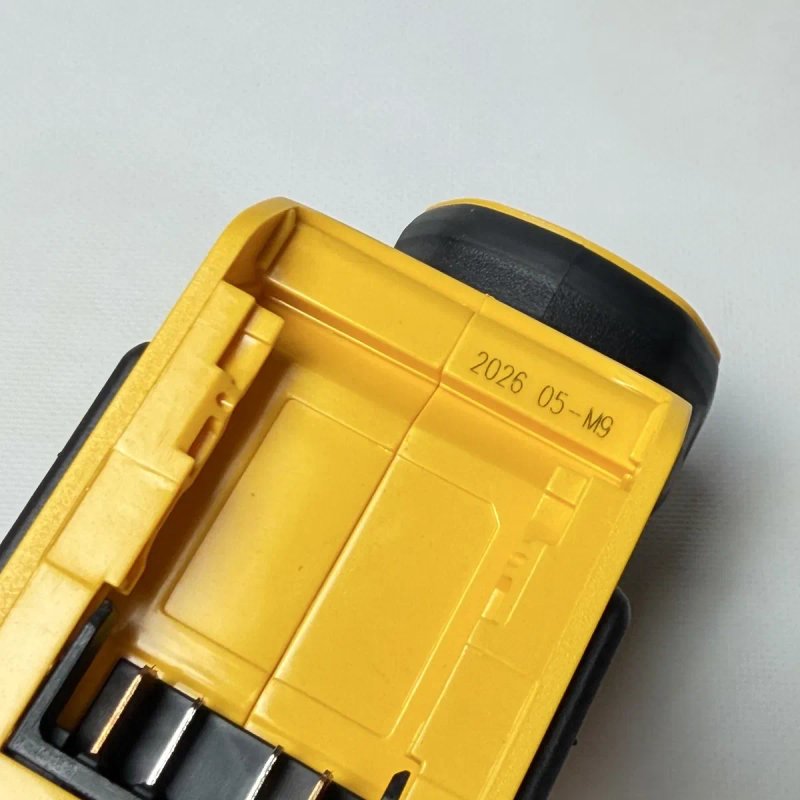 Dewalt Світлодіодний Ліхтар DCL043 Фонарь Фонарик з США — фото 5