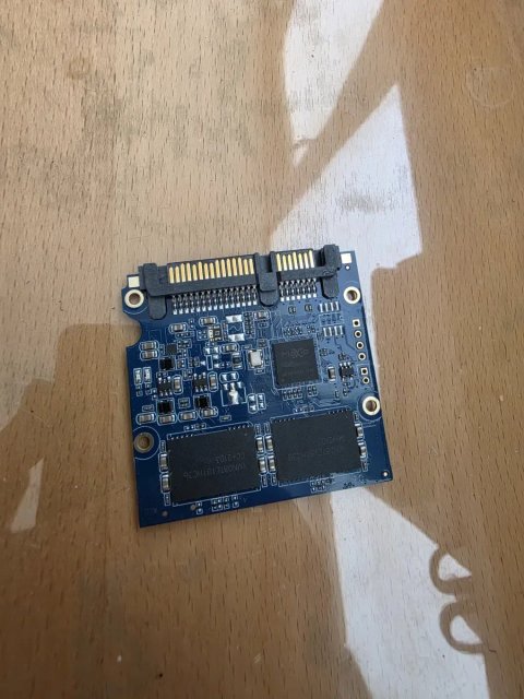 Диск ssd 512gb 93% мала нароботка   Стан гарний