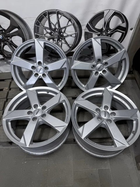 Диски литі 5/114.3/18 Kia Hundaj Nissan