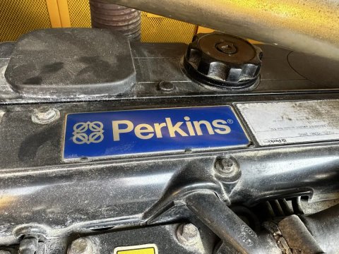 Дизельний генератор 110 KVA perkens двигун