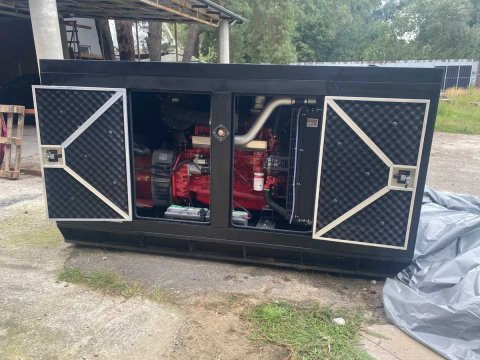 дизельний генератор FMT 220 кВа, албанія, в комплекті з АТС 400А