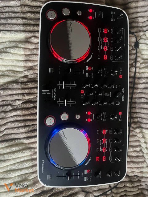 DJ контролер Pioneer DDJ-ERGO-V з RGB-підсвіткою