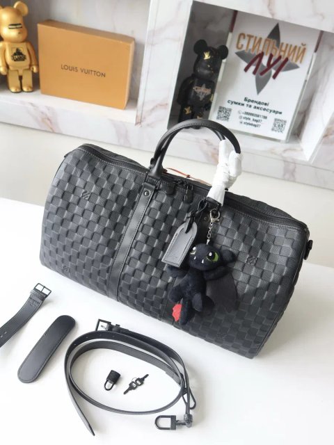 Дорожня сумка чорна клітинка шахматка натуральна шкіра шкіряна Louis Vuitton Keepall Bandoulière 50 чоловіча в клітинку мужская луи витон кожа LV