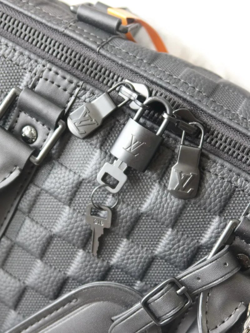 Дорожня сумка чорна клітинка шахматка натуральна шкіра шкіряна Louis Vuitton Keepall Bandoulière 50 чоловіча в клітинку мужская луи витон кожа LV — фото 6