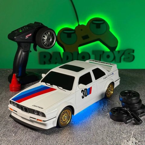 Дрифт машинка BMW Е30 на радіокеруванні Біла. Машинка для дрифту БМВ