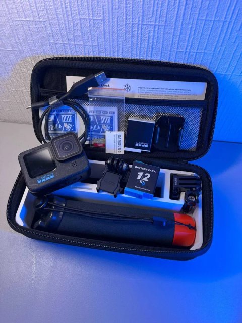 Екшн-камера GoPro Hero 12 з флешкою