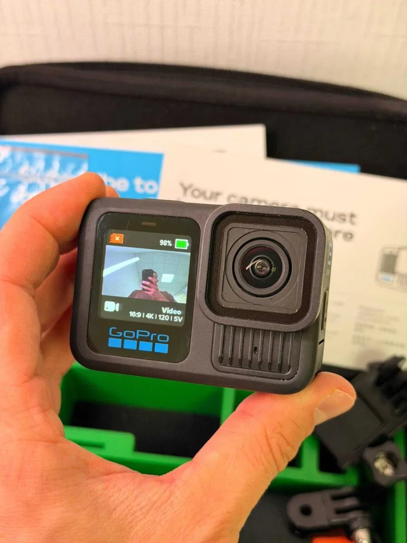 Екшн-камера GoPro Hero 13 Black, вживана, повний комплект — фото 2
