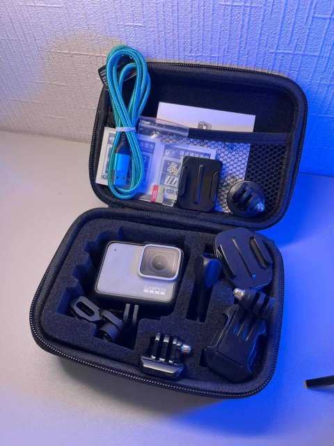 Екшн-камера GoPro Hero 7 white з флешкою