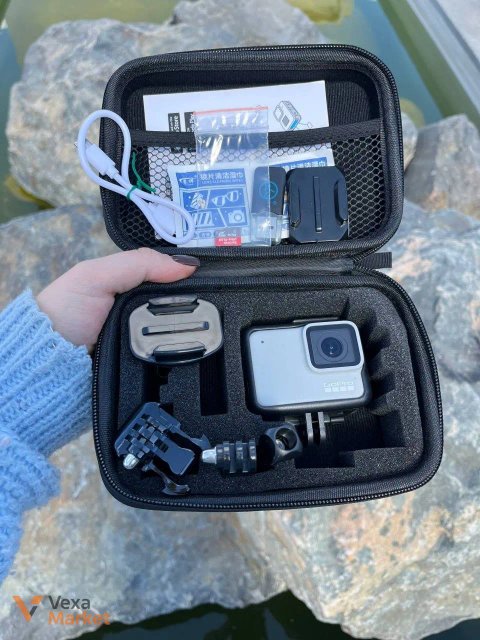 Екшн-камера GoPro Hero 7 White з кейсом