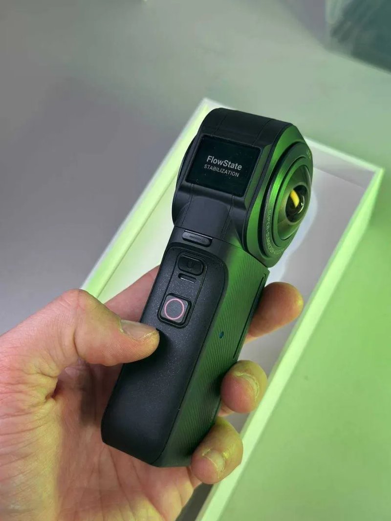 Екшн камера Insta360 One RS - як нова (Openbox) — фото 6