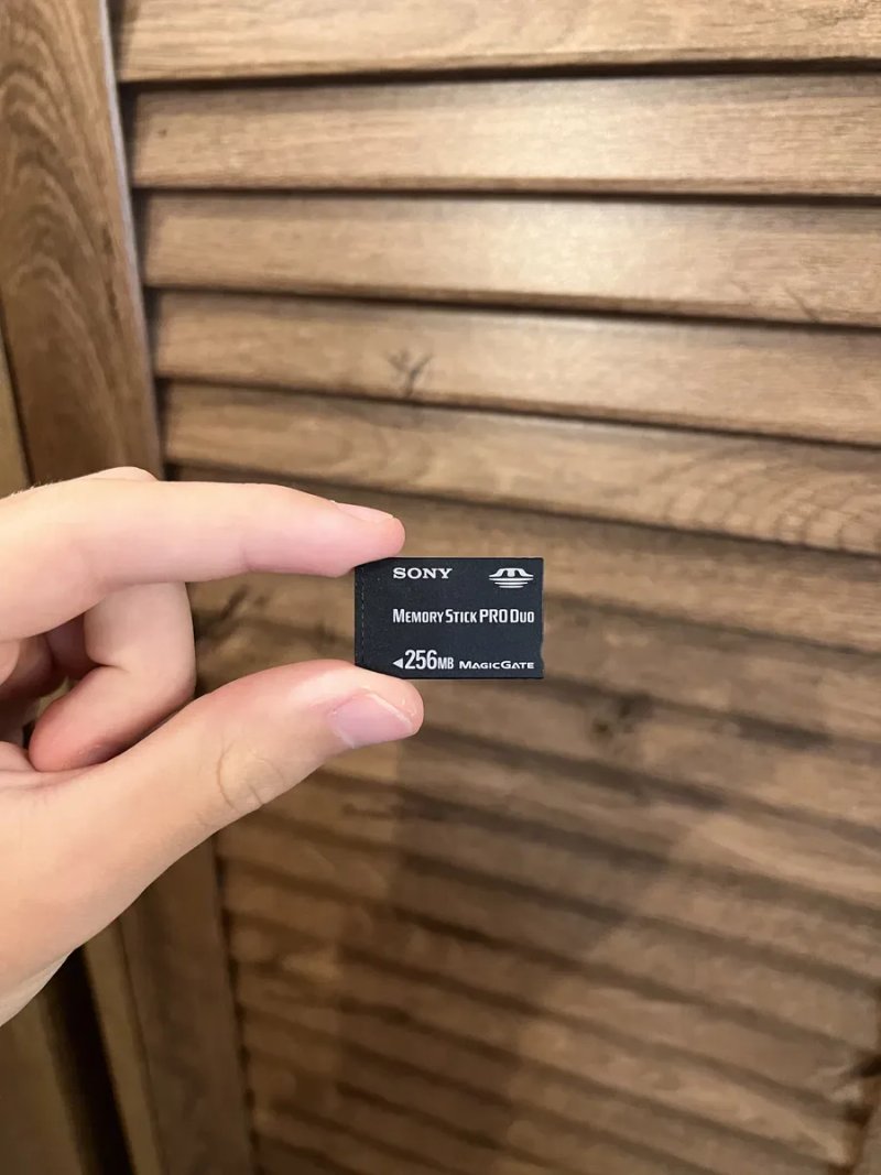 Ексклюзивний цифровий фотоапарат Sony Cyber-shot DSC-T2 Sky Blue (CCD / 4GB / Y2K) Повний комплект! — фото 6
