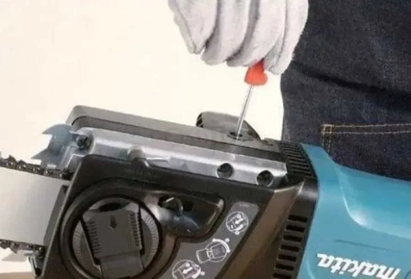 Електрична ланцюгова пила Makita UC4050A 2750 Вт, шина 40,5 см, пряма — фото 4