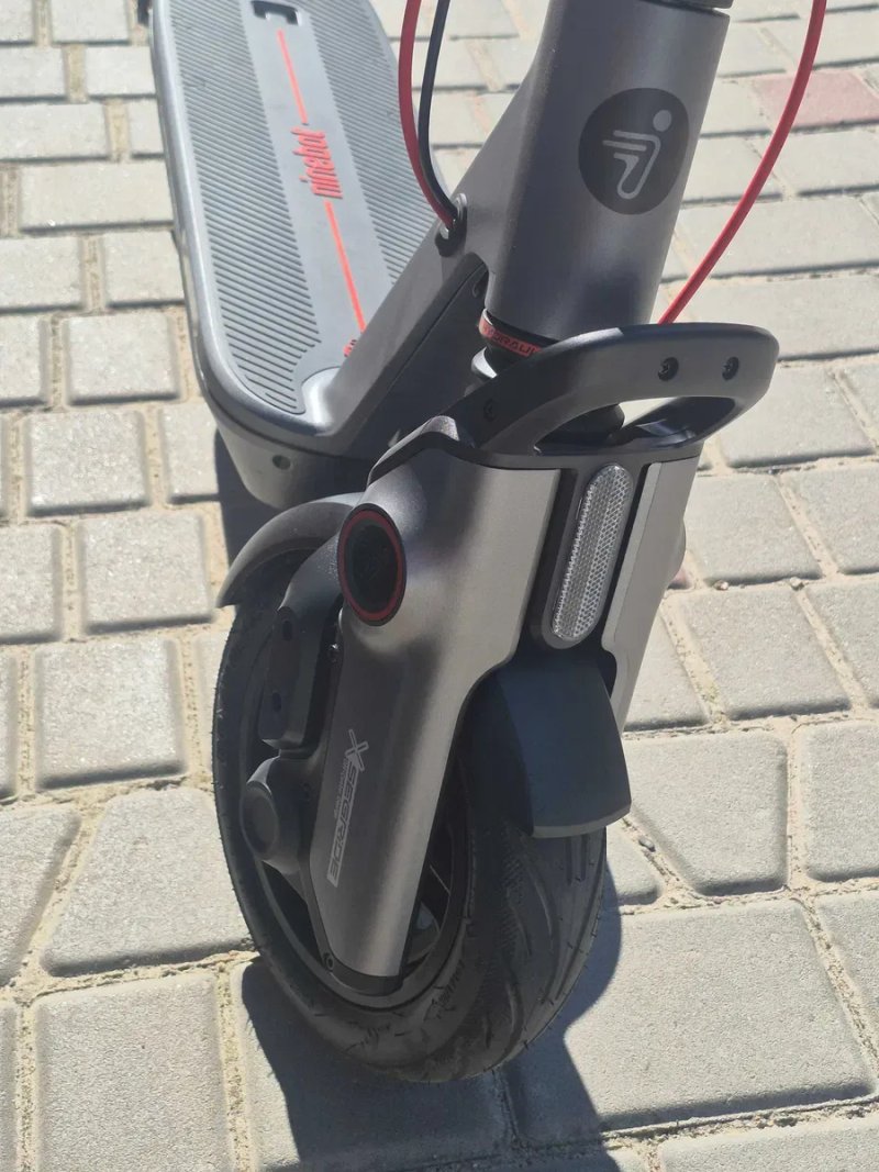Електричний самокат Segway-Ninebot F3 Pro D 2025 рік — фото 3
