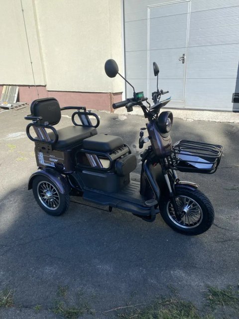 Електричний трицикл з кузовом CORSO PROTEX 1200W72V-23Ah шини 10"-10"