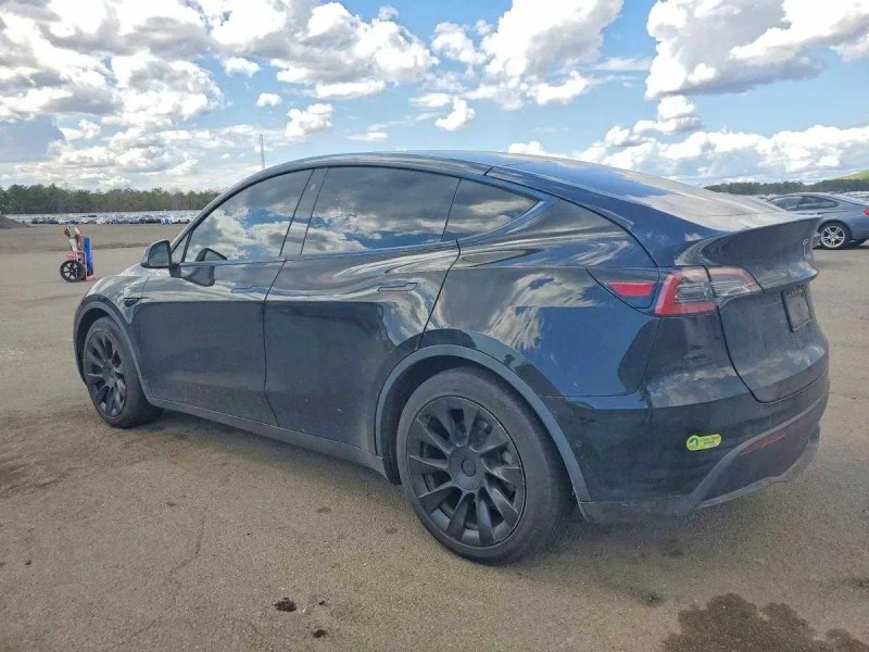 Електромобіль Tesla Model Y 2021 — фото 3